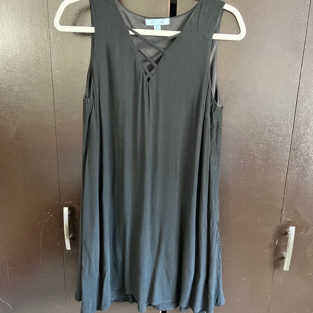 She & Sky crisscross black sleeveless dress size m medium